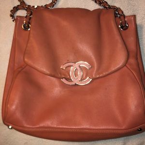 **AUTHENTIC** HOT 2008/2009 Hampton Flap CHANEL BAG!!!